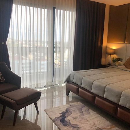 One Euphoria Prime Suite Hotel 安吉利斯 外观 照片