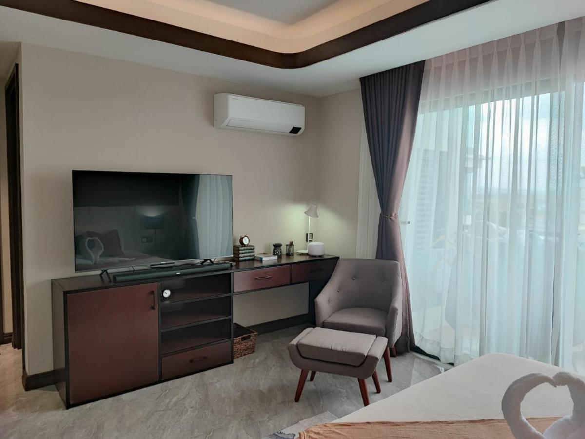 One Euphoria Prime Suite Hotel 安吉利斯 外观 照片