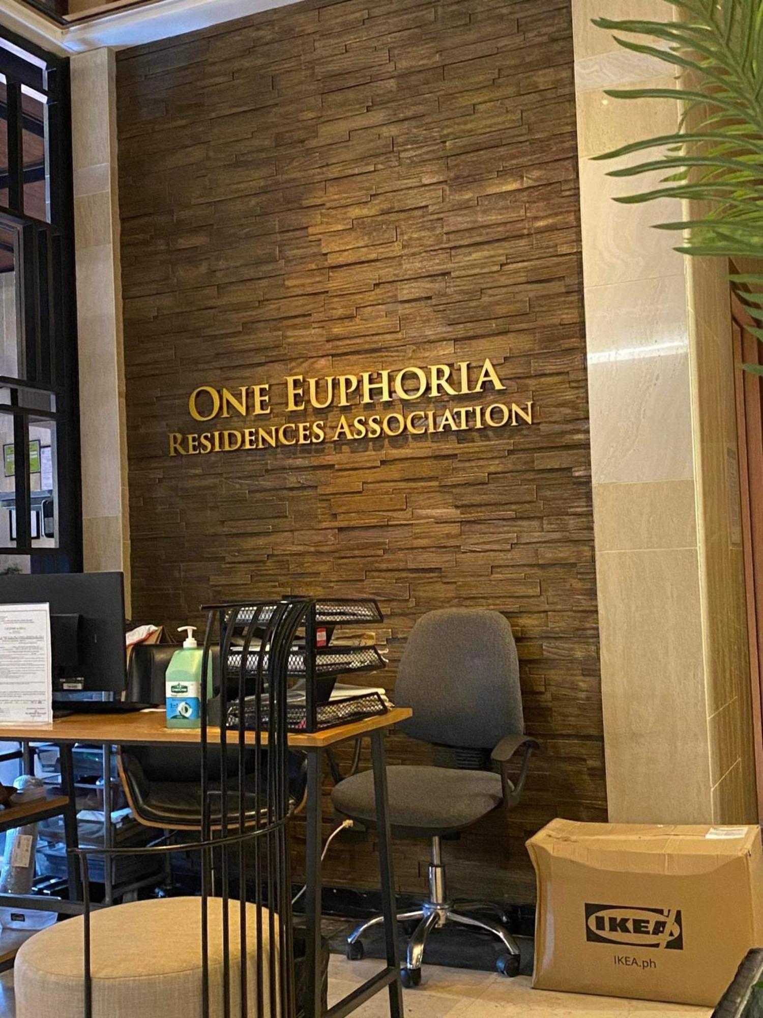 One Euphoria Prime Suite Hotel 安吉利斯 外观 照片