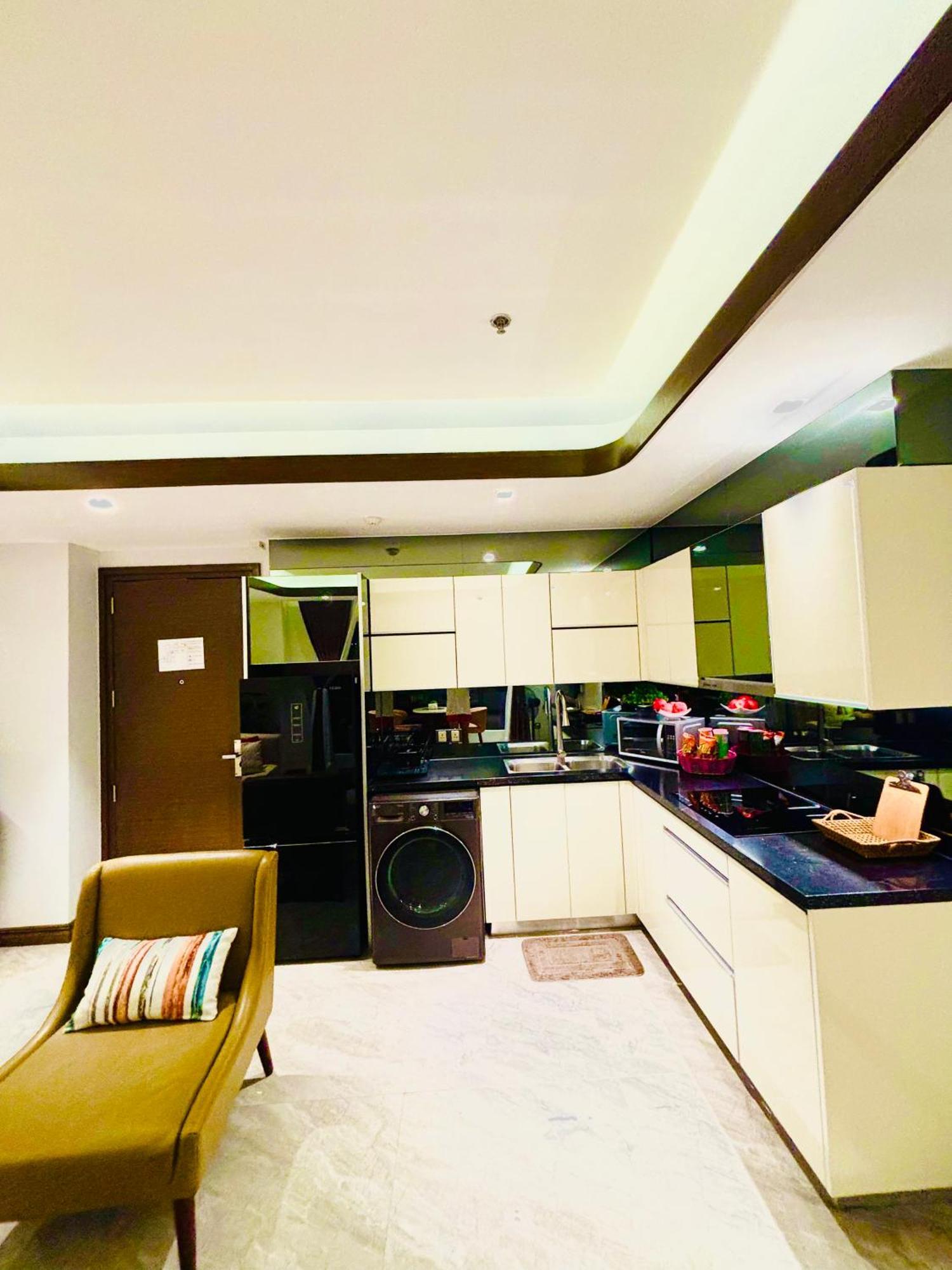 One Euphoria Prime Suite Hotel 安吉利斯 外观 照片