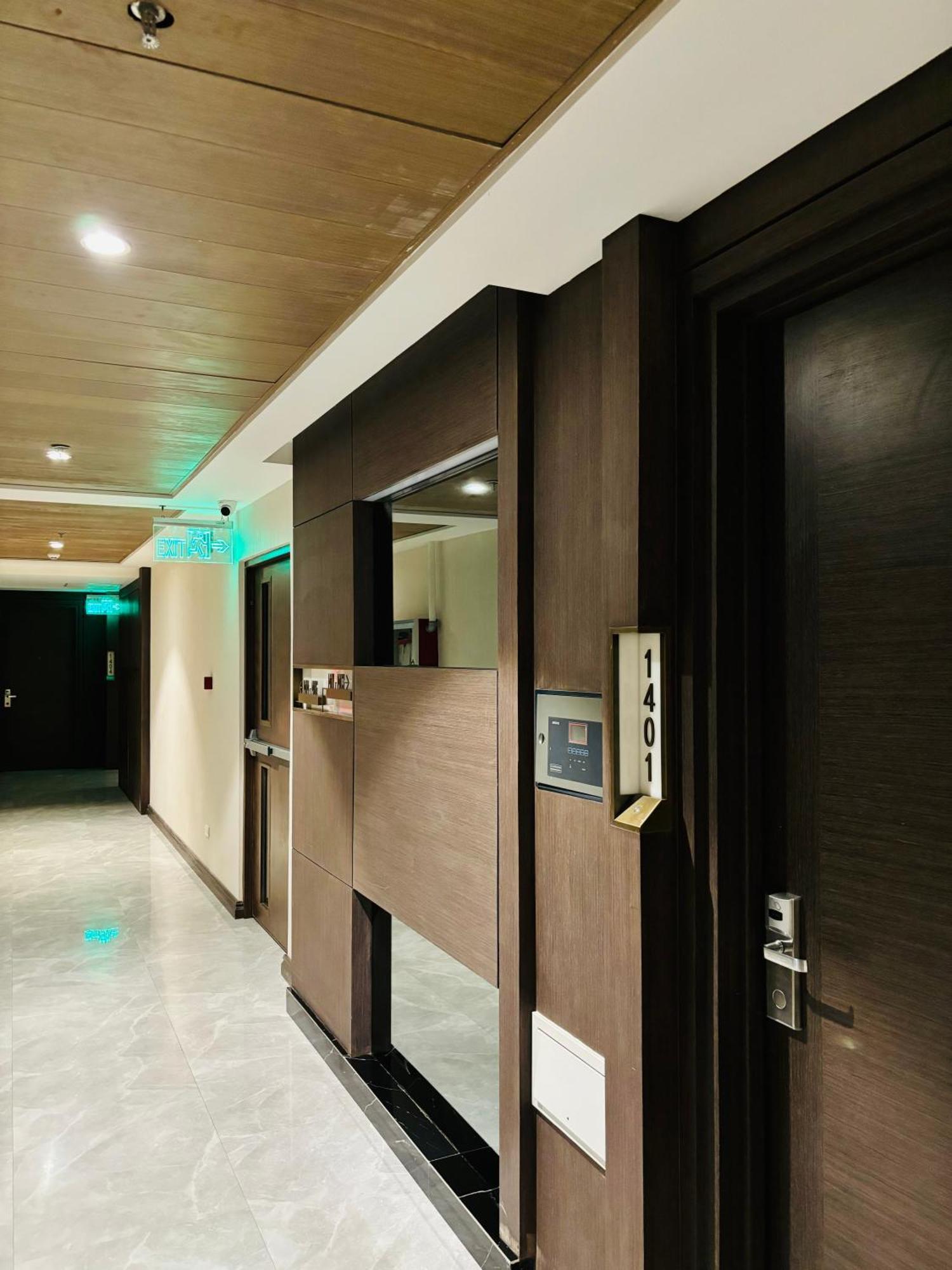 One Euphoria Prime Suite Hotel 安吉利斯 外观 照片