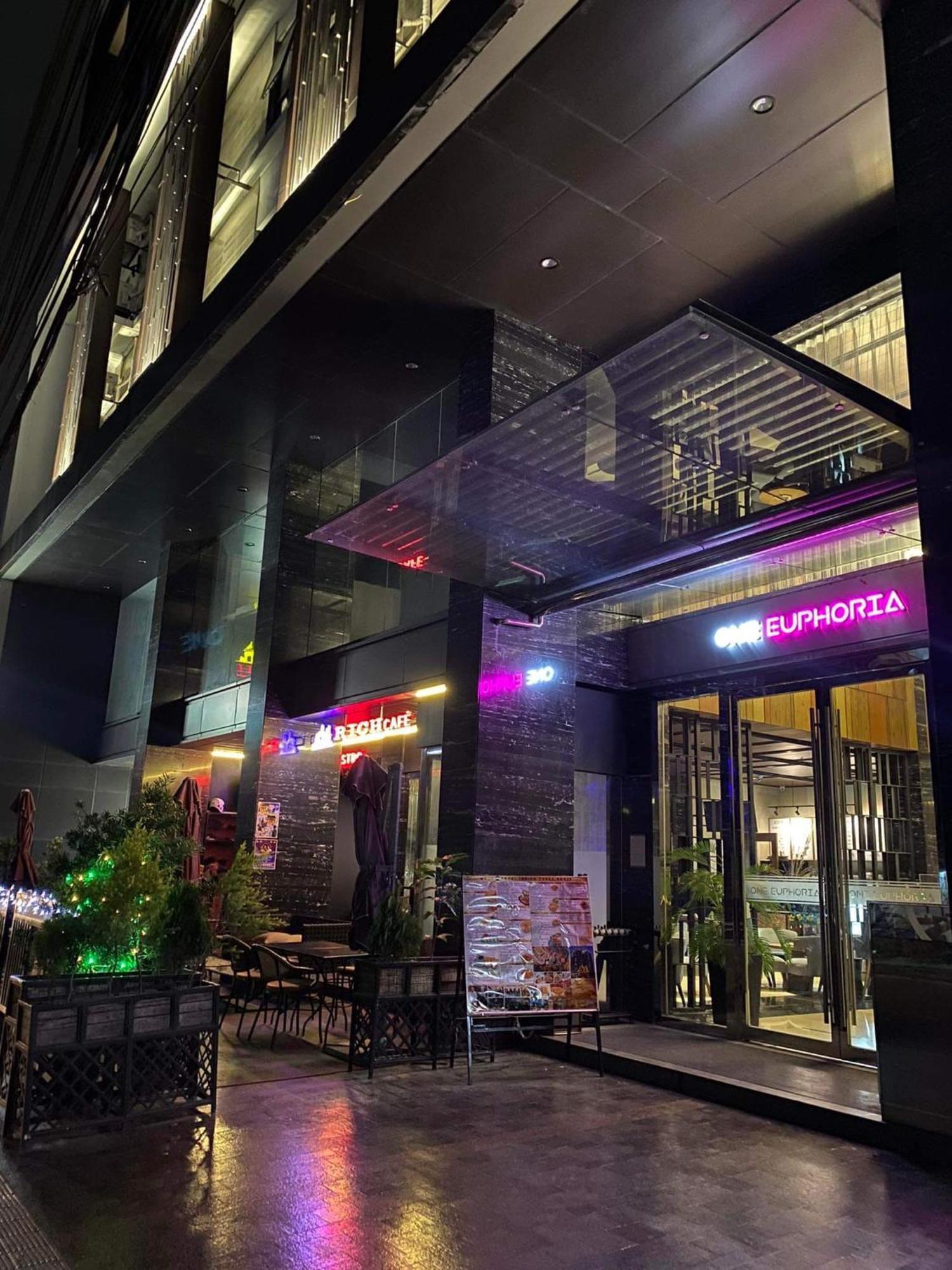 One Euphoria Prime Suite Hotel 安吉利斯 外观 照片