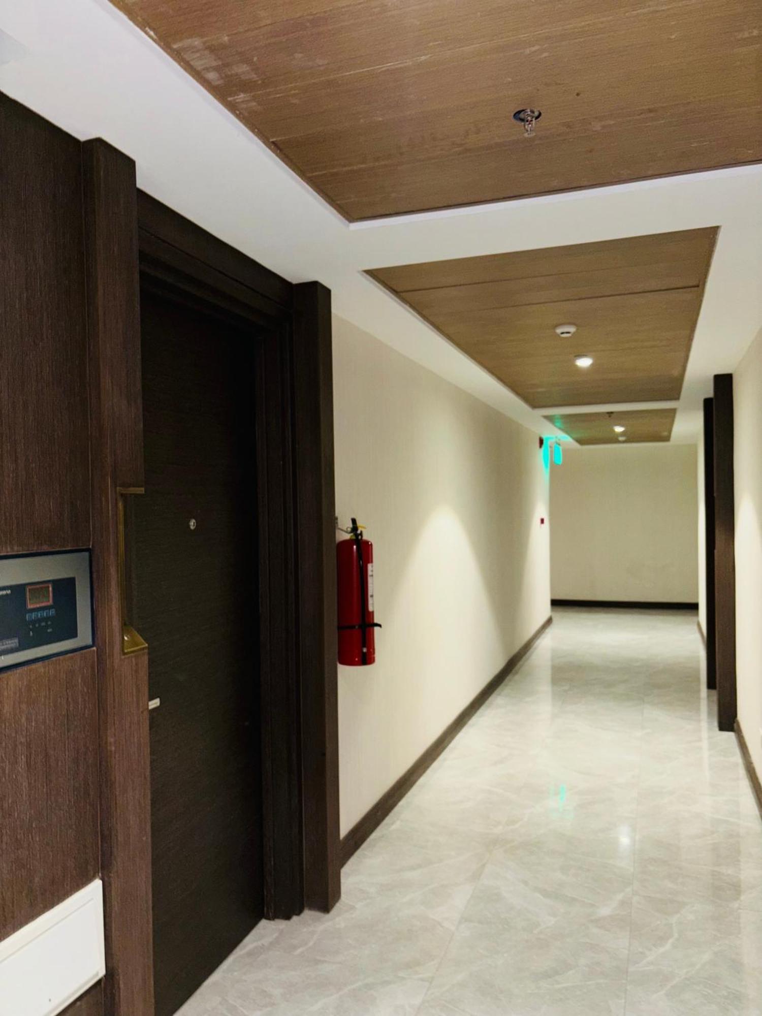 One Euphoria Prime Suite Hotel 安吉利斯 外观 照片